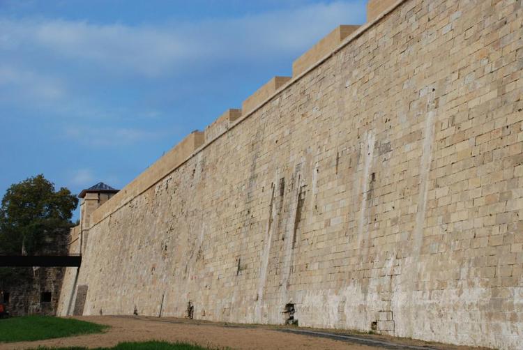 Acondicionamiento de la cortina oeste de la muralla de Hondarribia - TEUSA